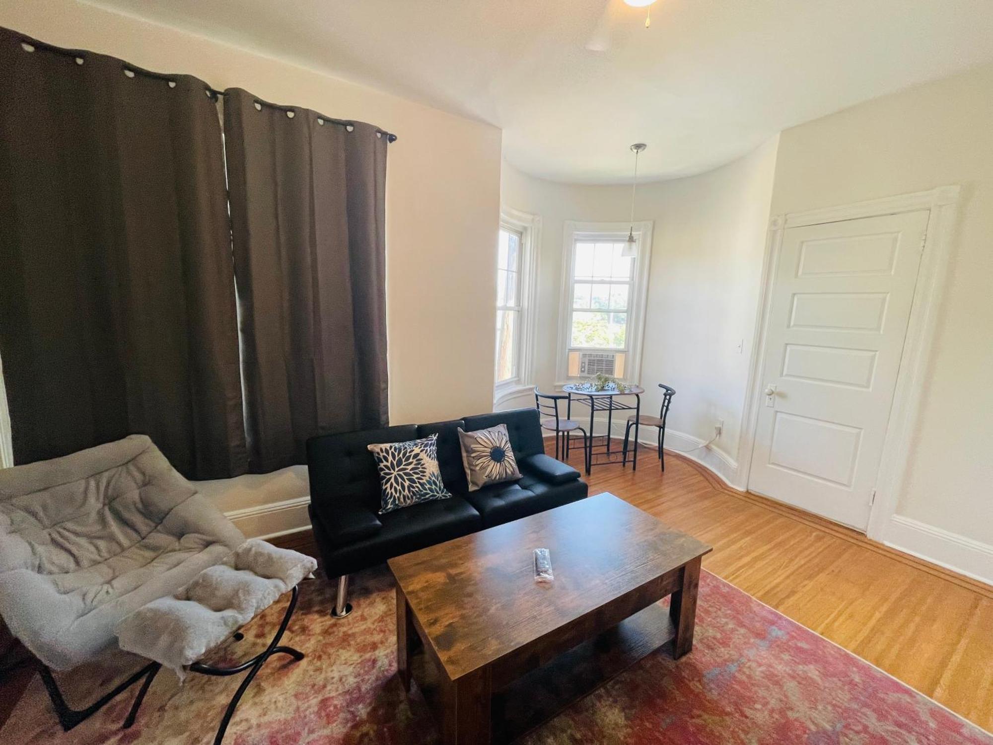 Charming 15-Bedroom Apartment In Elkins Park! 外观 照片